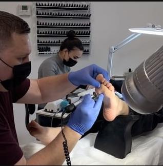 Gel Mani & Pedi Image